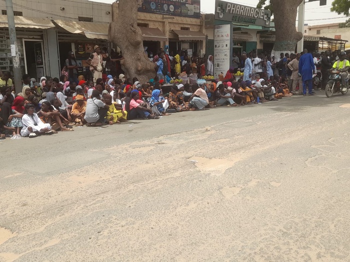 ( IMAGES ) Tribunal de Thiès : Émotion et larmes des élèves après le déferrement de leurs camarades ( IMAGES ) Tribunal de Thiès : Émotion et larmes des élèves après le déferrement de leurs camarades