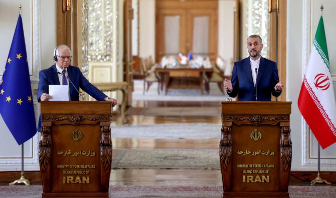 Début des pourparlers entre Européens et Iran sur le nucléaire (journaliste AFP) Début des pourparlers entre Européens et Iran sur le nucléaire (journaliste AFP)