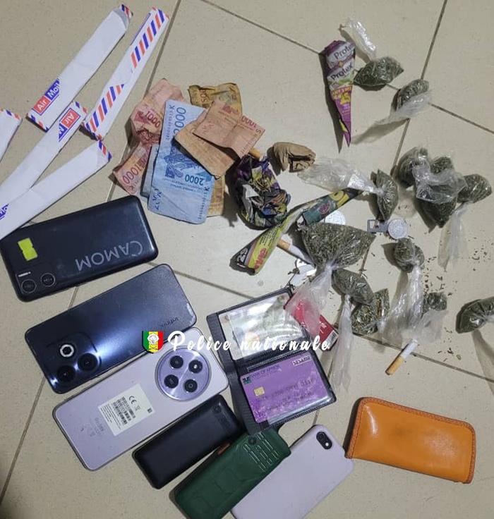 Brigade régionale des Stupéfiants de Dakar : 15 individus interpellés entre Bambilor et Jaxaay pour trafic de drogue Brigade régionale des Stupéfiants de Dakar : 15 individus interpellés entre Bambilor et Jaxaay pour trafic de drogue