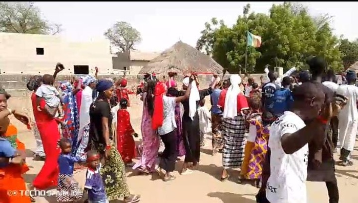 Ngathie Peulhs (Ngathie Naoudé) : Les habitants manifestent pour l’accès à l’électricité et un poste de santé Ngathie Peulhs (Ngathie Naoudé) : Les habitants manifestent pour l’accès à l’électricité et un poste de santé