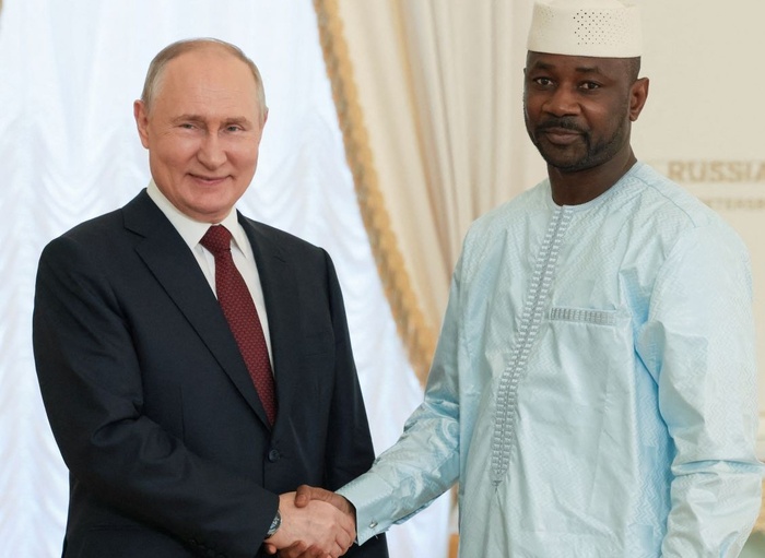Le chef de la junte malienne en visite en Russie Le chef de la junte malienne en visite en Russie