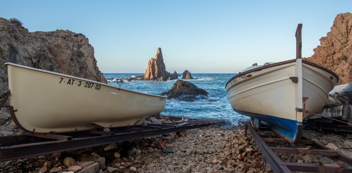 Des cadavres de migrants découverts pieds et mains ligotés au large des Baléares Des cadavres de migrants découverts pieds et mains ligotés au large des Baléares