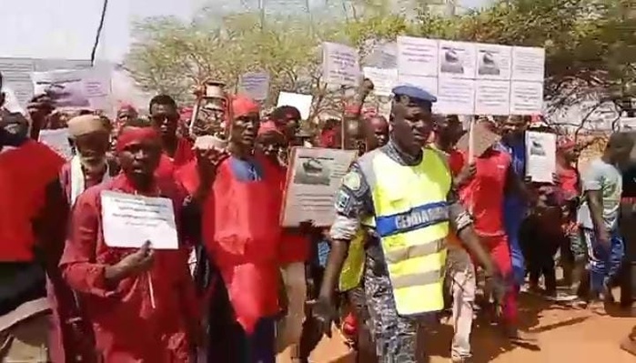 Ndiaw Bambaly (Kaffrine) : Les habitants manifestent pour de meilleures conditions de vie Ndiaw Bambaly (Kaffrine) : Les habitants manifestent pour de meilleures conditions de vie