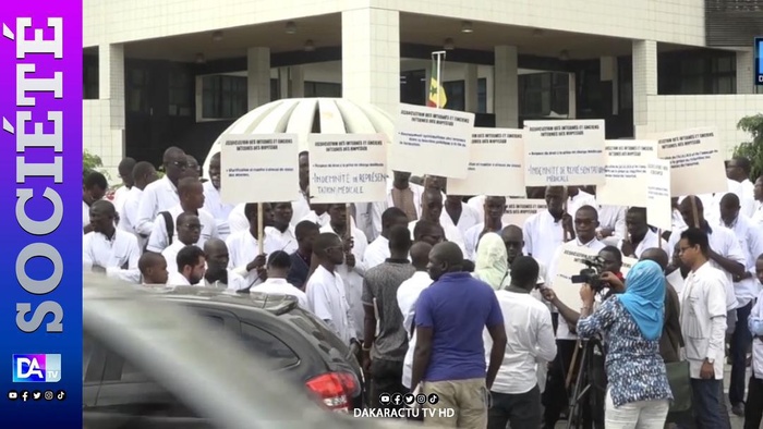 Santé : le Comes, en concertation avec le gouvernement, suspend « momentanément » son mot d’ordre de grève à partir de ce lundi 07 Santé : le Comes, en concertation avec le gouvernement, suspend « momentanément » son mot d’ordre de grève à partir de ce lundi 07