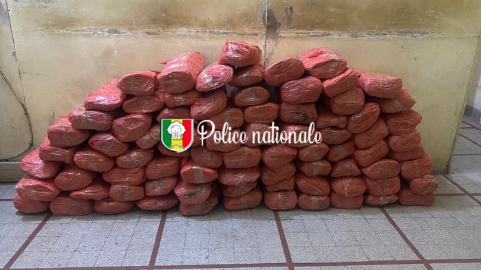 Kaolack : 80 kg de chanvre indien saisis à Thioyène Hamady Mala Kaolack : 80 kg de chanvre indien saisis à Thioyène Hamady Mala