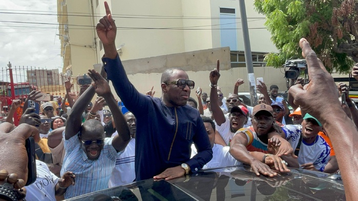 Affaire Badara Gadiaga : Le chroniqueur se trouve actuellement à la cave du tribunal de Dakar Affaire Badara Gadiaga : Le chroniqueur se trouve actuellement à la cave du tribunal de Dakar