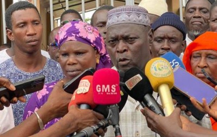 Sept ans après l’incendie, les commerçants du marché Tilène manifestent à Ziguinchor Sept ans après l’incendie, les commerçants du marché Tilène manifestent à Ziguinchor