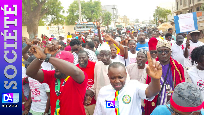 Marche à Bambilor : « Les maires ne sont pas les populations, descendez à la base ! » – El Abdou Kane dénonce le projet de Mbeubeuss 2. Marche à Bambilor : « Les maires ne sont pas les populations, descendez à la base ! » – El Abdou Kane dénonce le projet de Mbeubeuss 2.