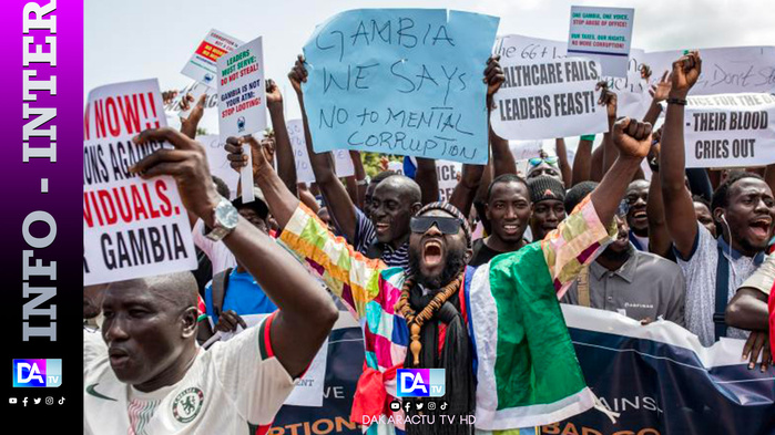 En Gambie, des milliers de personnes manifestent contre la corruption