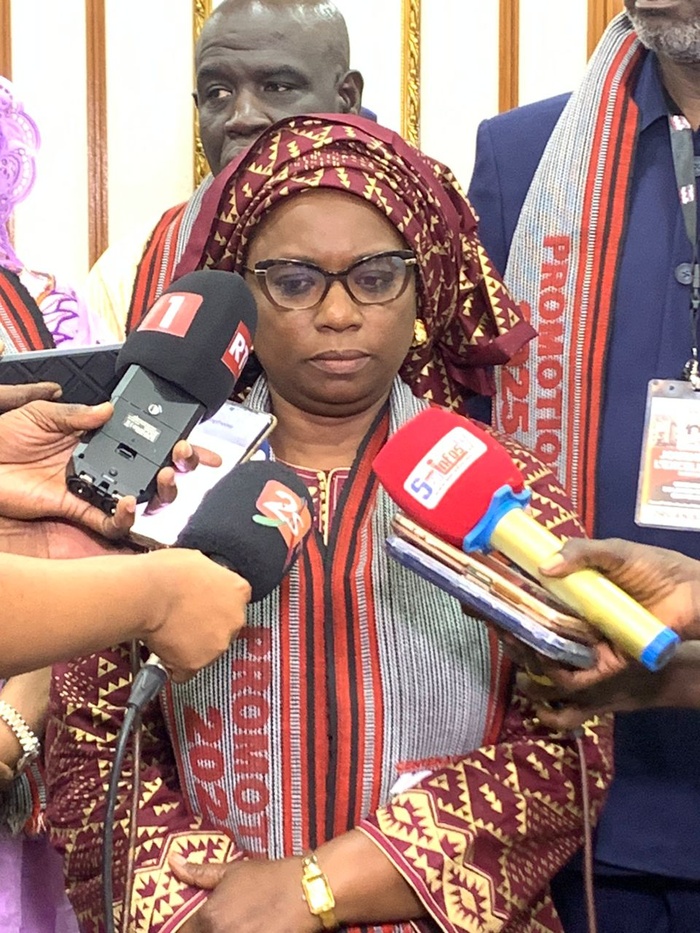 Lycée Lamine Guèye : Le Comité d’organisation du Centenaire et la proviseur rendent hommage à l’excellence