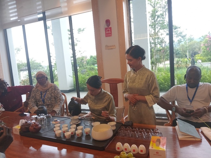 [Reportage] Thé chinois vs Ataya sénégalais : quand le thé transcende les frontières