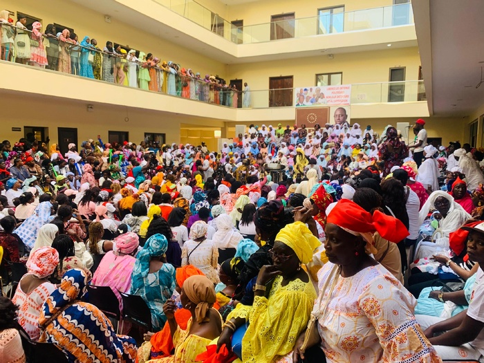 Dérive autoritaire : les femmes républicaines de Dakar exigent la libération des otages politiques. Dérive autoritaire : les femmes républicaines de Dakar exigent la libération des otages politiques.