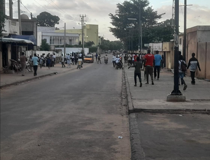 Navétane à Thiès- Vive tension au stade Maniang Soumaré: jets de grenades lacrymogènes et de pierres Navétane à Thiès- Vive tension au stade Maniang Soumaré: jets de grenades lacrymogènes et de pierres