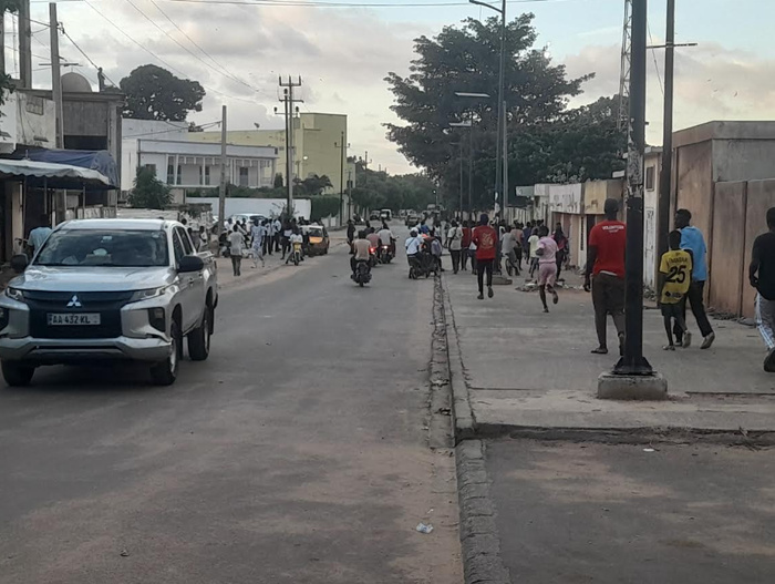 Navétane à Thiès- Vive tension au stade Maniang Soumaré: jets de grenades lacrymogènes et de pierres Navétane à Thiès- Vive tension au stade Maniang Soumaré: jets de grenades lacrymogènes et de pierres