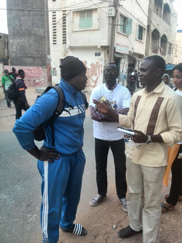 Les jeunes « apéristes » de Grand -Yoff mouillent le maillot pour la victoire du OUI au référendum du 20 mars 2016 Les jeunes « apéristes » de Grand -Yoff mouillent le maillot pour la victoire du OUI au référendum du 20 mars 2016