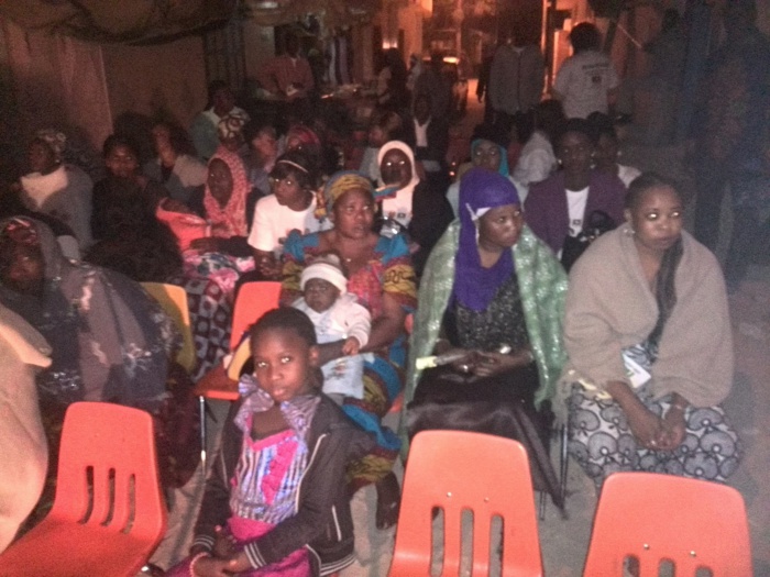 Les jeunes « apéristes » de Grand -Yoff mouillent le maillot pour la victoire du OUI au référendum du 20 mars 2016 Les jeunes « apéristes » de Grand -Yoff mouillent le maillot pour la victoire du OUI au référendum du 20 mars 2016