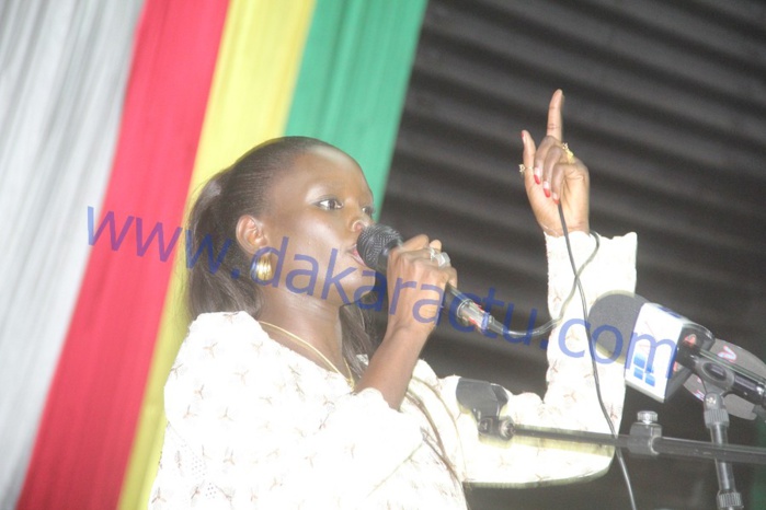 Acclamée par toute la salle, le discours engagé de la coordinatrice de la COJER Thérèse Faye Diouf Acclamée par toute la salle, le discours engagé de la coordinatrice de la COJER Thérèse Faye Diouf