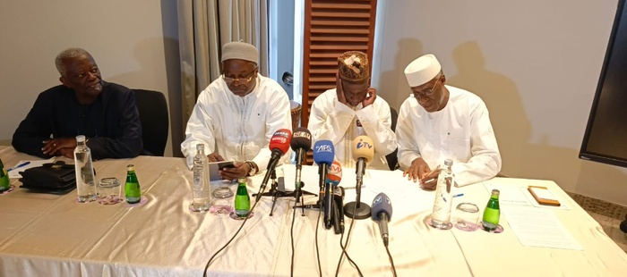 Célébration des 90 ans du président Abdou Diouf : la Fondation Abdou Diouf Sport et Vertu lance les festivités de l’anniversaire de l’ancien chef d’état Célébration des 90 ans du président Abdou Diouf : la Fondation Abdou Diouf Sport et Vertu lance les festivités de l’anniversaire de l’ancien chef d’état