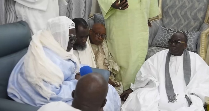 MOSQUÉE DE TOUBA – La famille de Serigne Fallou Mbacké remet un aadiya de 365 millions FCFA MOSQUÉE DE TOUBA – La famille de Serigne Fallou Mbacké remet un aadiya de 365 millions FCFA