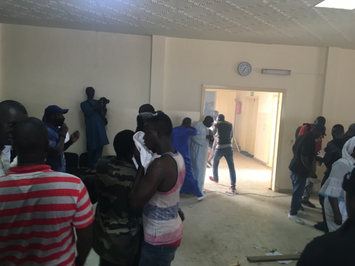 Les images de la violence au bureau politique du Parti Socialiste à Colobane Les images de la violence au bureau politique du Parti Socialiste à Colobane