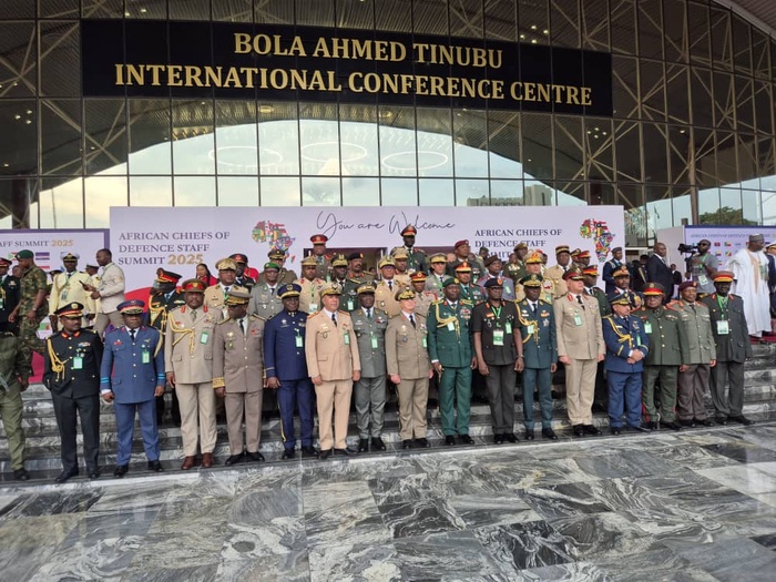 Conférence des Chefs d’état-major des Armées africaines : Le Général Mbaye Cissé représente le Sénégal à Abuja