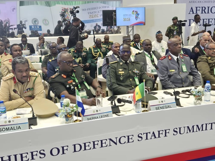 Conférence des Chefs d’état-major des Armées africaines : Le Général Mbaye Cissé représente le Sénégal à Abuja Conférence des Chefs d’état-major des Armées africaines : Le Général Mbaye Cissé représente le Sénégal à Abuja