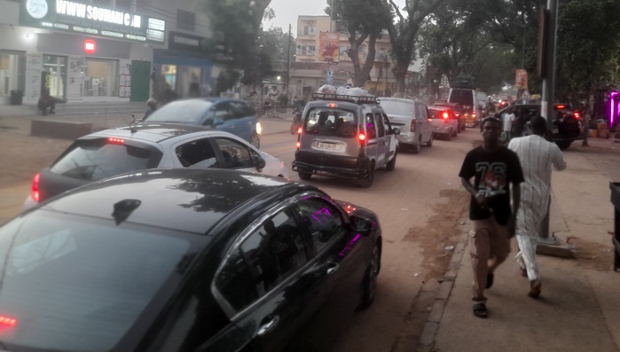 Dernière nuit du Burd : forte affluence de Thiès à Tivaouane Dernière nuit du Burd : forte affluence de Thiès à Tivaouane
