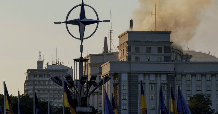 Ukraine: le siège du gouvernement endommagé après une attaque aérienne russe record