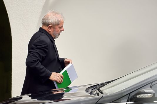 BRÉSIL : L’ex-président « Lula » visé par une demande de détention provisoire 