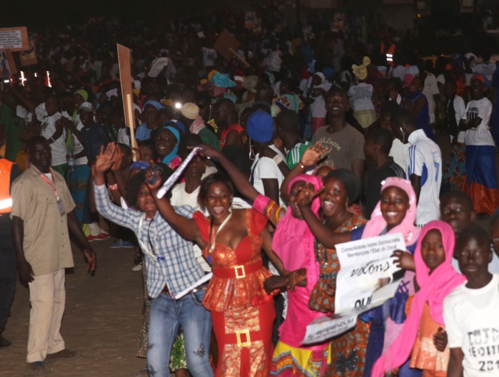 Les images du meeting de Macky Sall à M'backé Les images du meeting de Macky Sall à M'backé