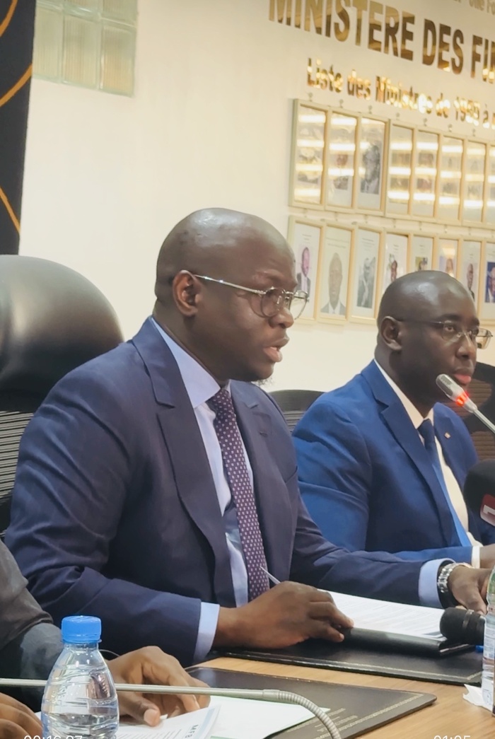 Financement de l’économie : l’État du Sénégal lance un emprunt obligataire par appel public à l’épargne citoyen de 300 milliards