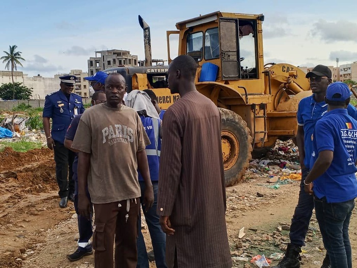Occupation anarchique de la voie publique : Bamba Cissé s’attaque à son premier chantier Occupation anarchique de la voie publique : Bamba Cissé s’attaque à son premier chantier