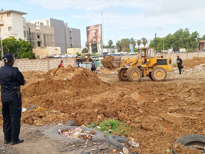 Occupation anarchique de la voie publique : Bamba Cissé s’attaque à son premier chantier Occupation anarchique de la voie publique : Bamba Cissé s’attaque à son premier chantier