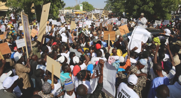 Tournée de Macky Sall à Louga et dans les localités de N'gaye Mékhé, Sagatta et Guéoul Tournée de Macky Sall à Louga et dans les localités de N'gaye Mékhé, Sagatta et Guéoul