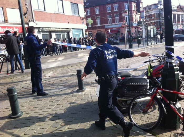 FOREST (Belgique) : Fusillade lors d’une perquisition anti terroriste, des policiers blessés, un suspect tué FOREST (Belgique) : Fusillade lors d’une perquisition anti terroriste, des policiers blessés, un suspect tué