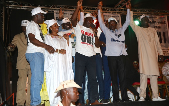 Les images du meeting de Macky Sall à Saint-Louis Les images du meeting de Macky Sall à Saint-Louis