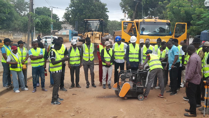 Avenues de Thiès / Plus de 13 km à réhabiliter :  » c’est des routes complètement dégradées qu’il faut reprendre pratiquement » (Dr Babacar Diop)