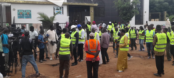 Avenues de Thiès / Plus de 13 km à réhabiliter : " c'est des routes complètement dégradées qu'il faut reprendre pratiquement" (Dr Babacar Diop) Avenues de Thiès / Plus de 13 km à réhabiliter : " c'est des routes complètement dégradées qu'il faut reprendre pratiquement" (Dr Babacar Diop)