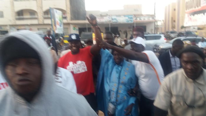 RÉFÉRENDUM : Pape Maël Diop, DG des Ads décroche le OUI du lutteur Balla Gaye II (IMAGES) RÉFÉRENDUM : Pape Maël Diop, DG des Ads décroche le OUI du lutteur Balla Gaye II (IMAGES)