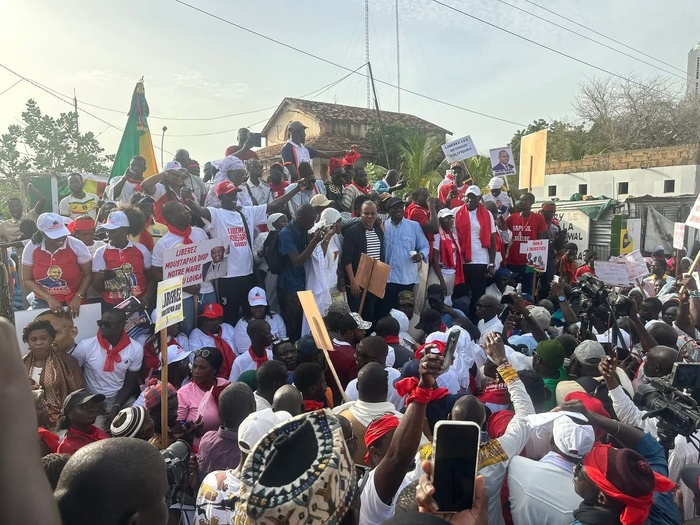 Manifestation Pacifique à Louga : la population dans la rue, exige la libération de Moustapha Diop