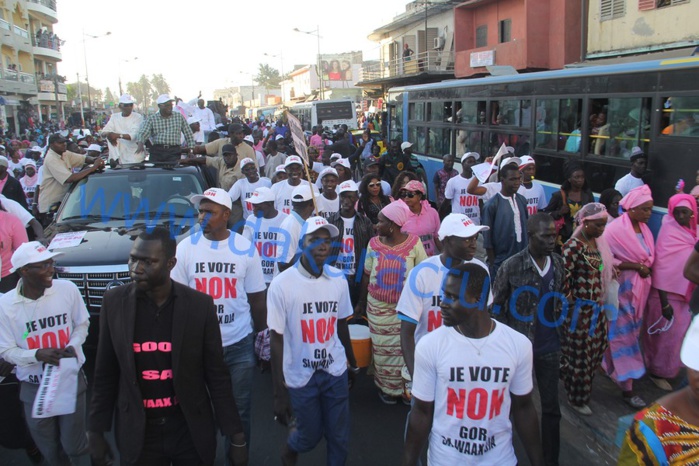 Clôture campagne : Le Front de l’opposition en fanfare, intifada sur les Allées Papa Guèye Fall et Khalifa Sall en « guest star » Clôture campagne : Le Front de l’opposition en fanfare, intifada sur les Allées Papa Guèye Fall et Khalifa Sall en « guest star »