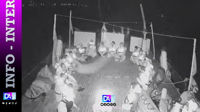 Les militants de la flottille pour Gaza disent être "encerclés par des navires de guerre israéliens" Les militants de la flottille pour Gaza disent être "encerclés par des navires de guerre israéliens"