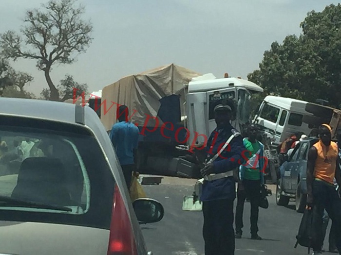 Grave accident sur la route de M'bour à hauteur de Diass Grave accident sur la route de M'bour à hauteur de Diass