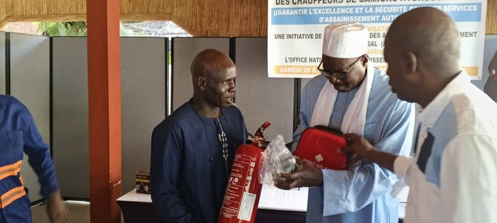 Renforcement de capacité des chauffeurs de camions hydrocureurs : L’ONAS accompagne 40 chauffeurs dans une première phase d’essai Renforcement de capacité des chauffeurs de camions hydrocureurs : L’ONAS accompagne 40 chauffeurs dans une première phase d’essai