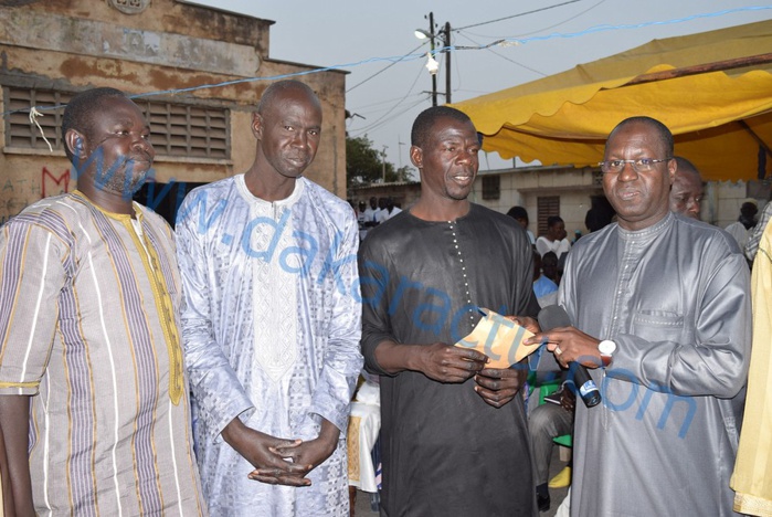 Abdou Karim Sall : " J'ai décidé de compléter le prix de la pirogue des pêcheurs de M'bao, en plus de la subvention du Chef de l'Etat "( IMAGES) Abdou Karim Sall : " J'ai décidé de compléter le prix de la pirogue des pêcheurs de M'bao, en plus de la subvention du Chef de l'Etat "( IMAGES)