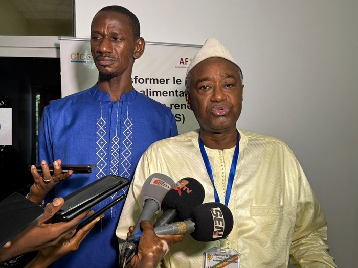 Célébration du mois du consommer local : CICODEV et les parlementaires unis pour la souveraineté alimentaire et le contrôle du système de production et alimentaire Célébration du mois du consommer local : CICODEV et les parlementaires unis pour la souveraineté alimentaire et le contrôle du système de production et alimentaire