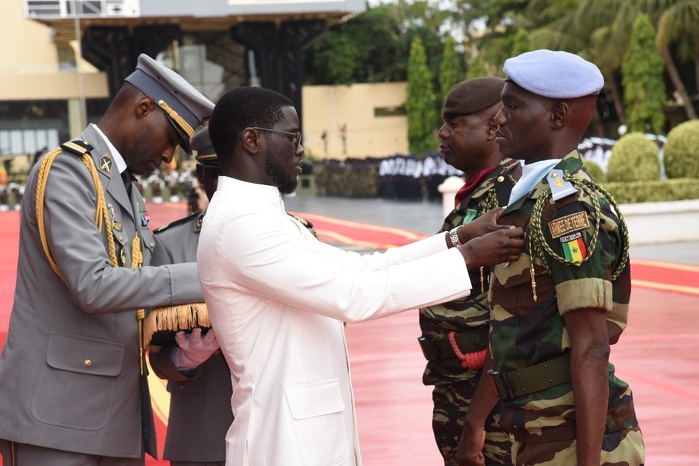 Journée des Forces Armées 2025 : Le Président Diomaye Faye salue la contribution de l’Armée à la construction nationale