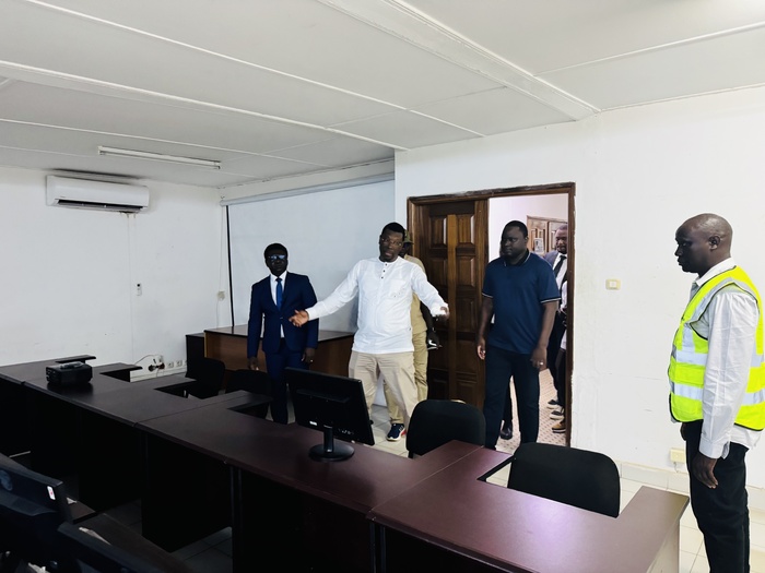 Visite guidée au CFP-TP : Le ministre Déthié Fall s’engage à accompagner le centre de formation pour une montée en puissance Visite guidée au CFP-TP : Le ministre Déthié Fall s’engage à accompagner le centre de formation pour une montée en puissance