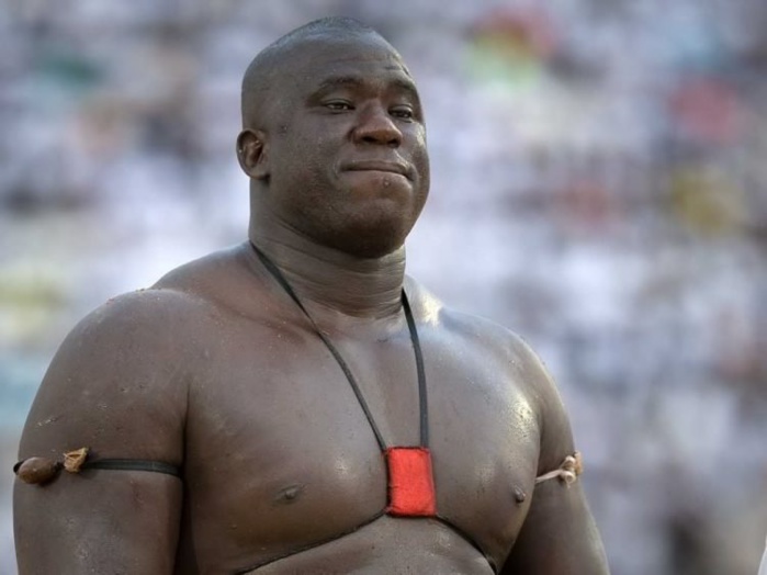 EXCLUSIF PEOPLE.SN : Aziz N'diaye signe le retour de Yékini EXCLUSIF PEOPLE.SN : Aziz N'diaye signe le retour de Yékini