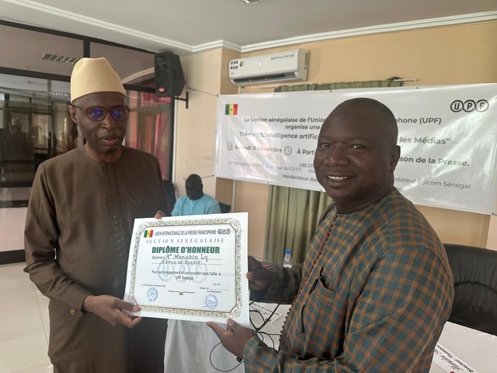 Distinction : Mamadou Ly, « Ma Revue de Presse » honoré par l’Union Internationale de la Presse Francophone (UIPF-Sénégal) Distinction : Mamadou Ly, « Ma Revue de Presse » honoré par l’Union Internationale de la Presse Francophone (UIPF-Sénégal)